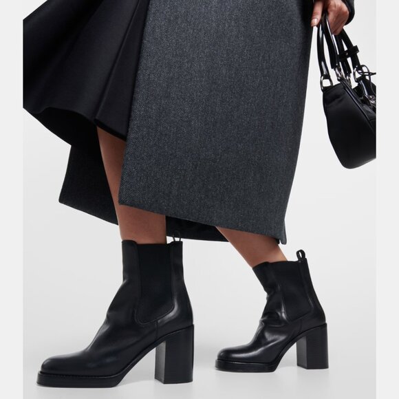 NWT Prada Ankle Boots Black Leather Slip-On Chunky Bock Heels Sz 35.5 - Picture 1 of 12
